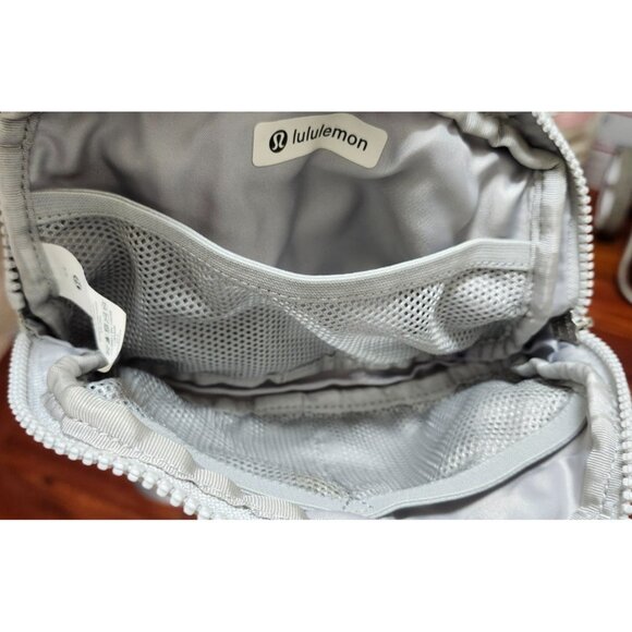 Lululemon Everywhere Women's Belt Bag - Picture 3 of 6